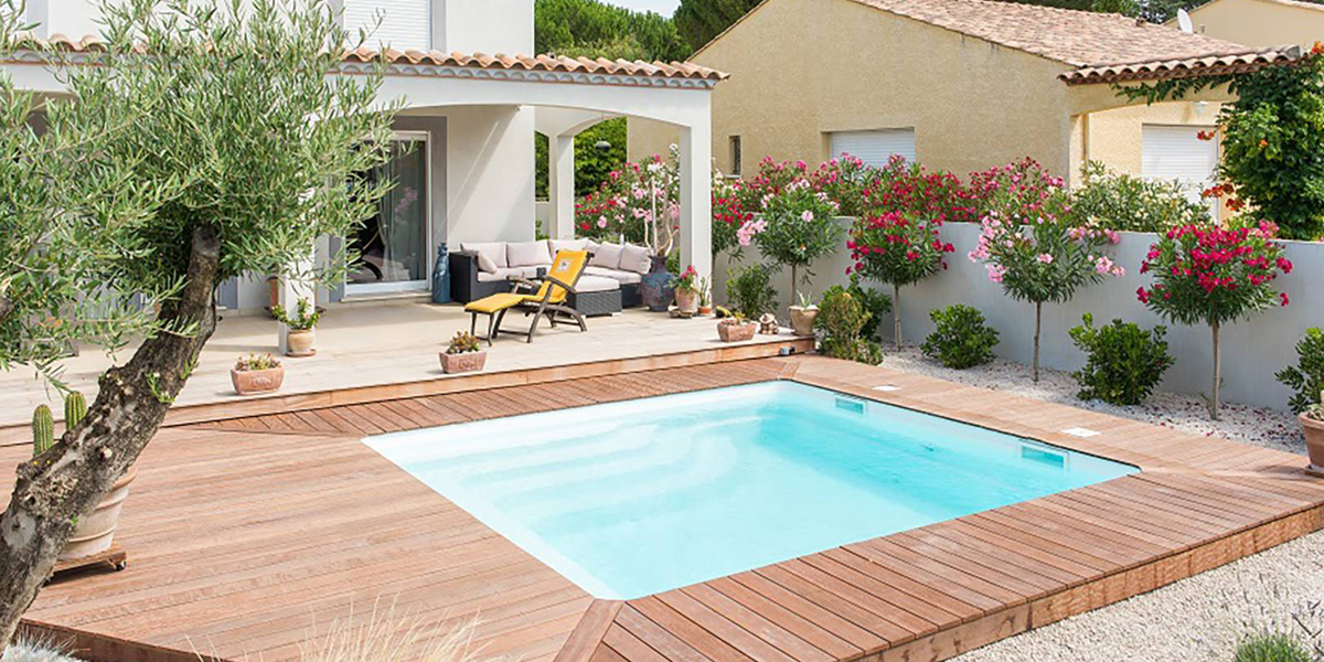 Pose de piscine carrée fond plat Poitiers